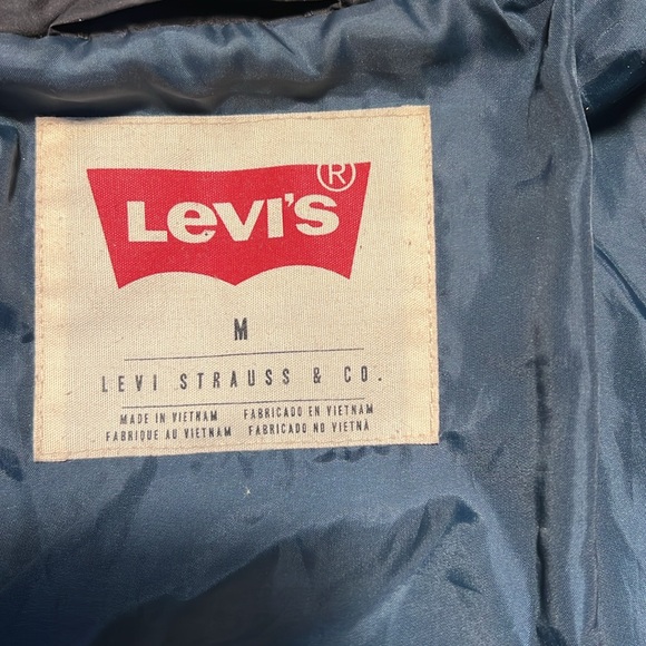Levi’s Cozy Winter Puffer Jacket - Picture 10 of 11